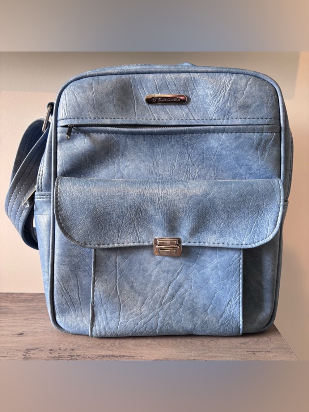 Vintage Samsonite Sonora Robin Egg Blue Leather Adjustable Bag